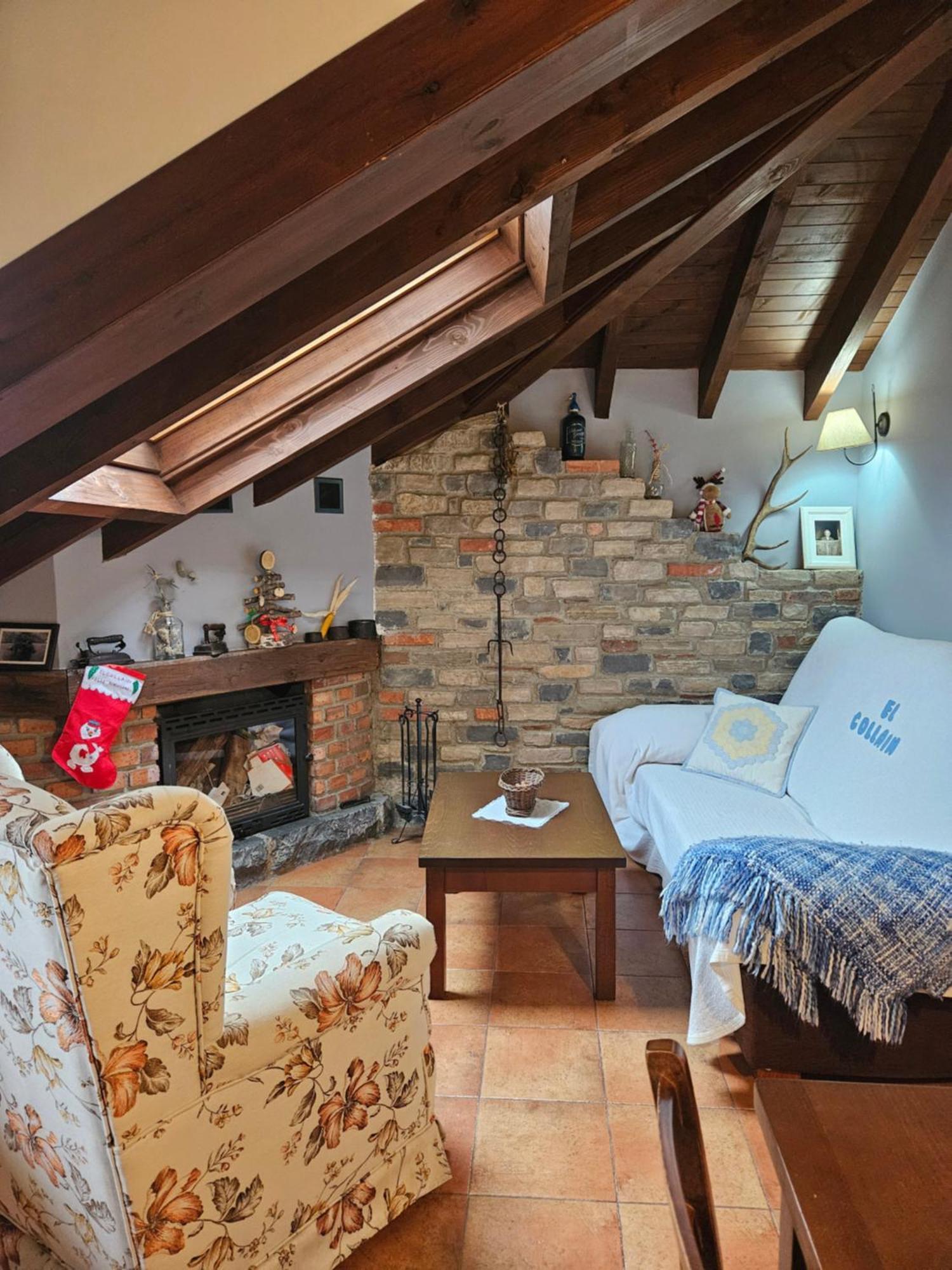 Apartamentos Rurales El Collain De Campiellos Eksteriør billede