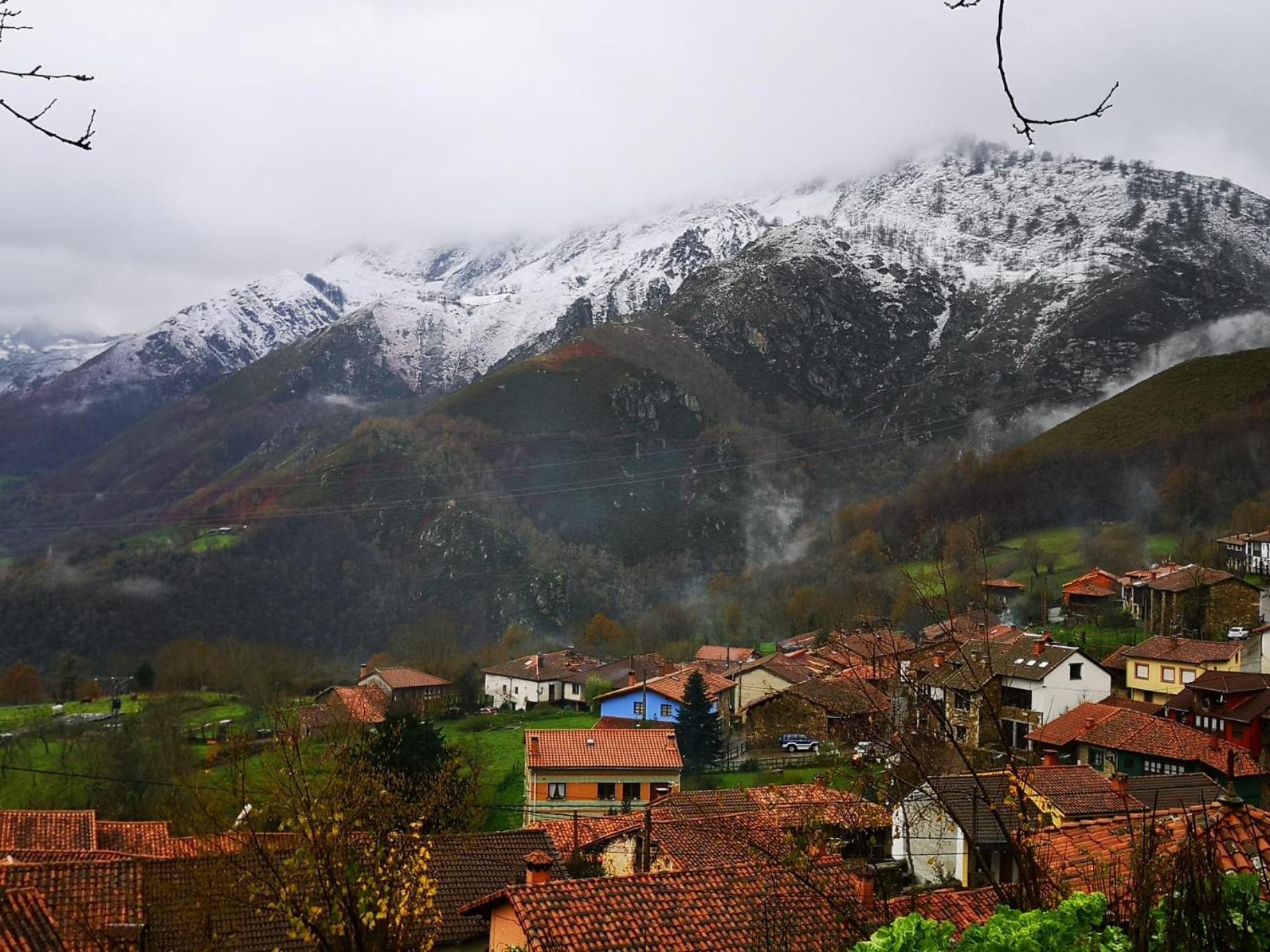 Apartamentos Rurales El Collain De Campiellos Eksteriør billede